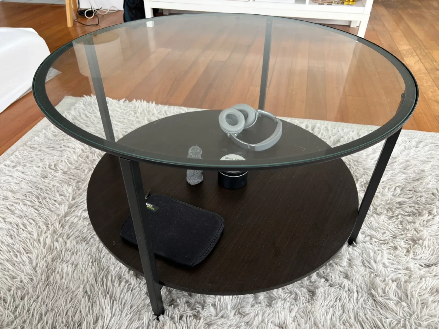 IKEA VITTSJÖ Coffee Table - Black/Glass image indicator(2)