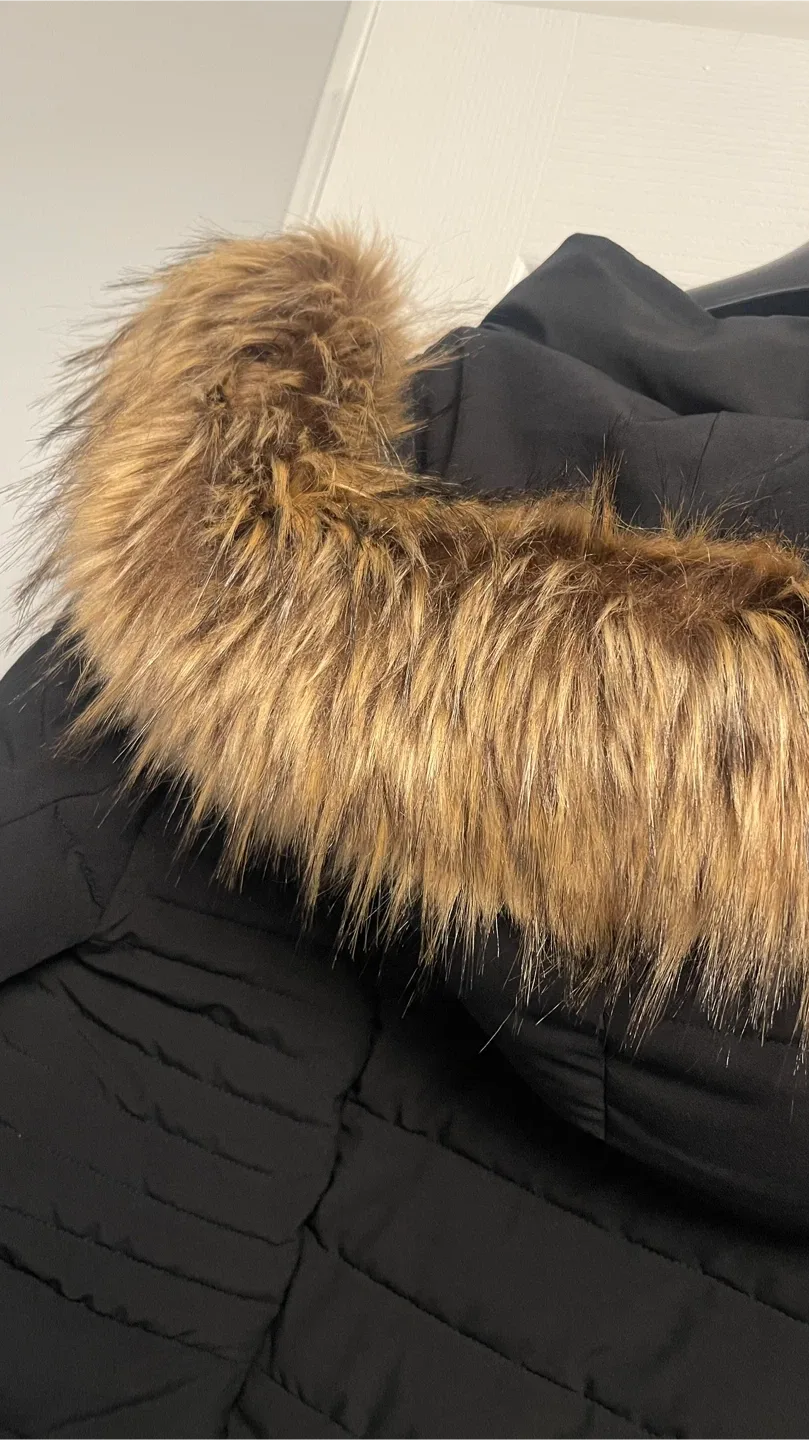 Laura Black Puffer Coat - Size XL image indicator(6)