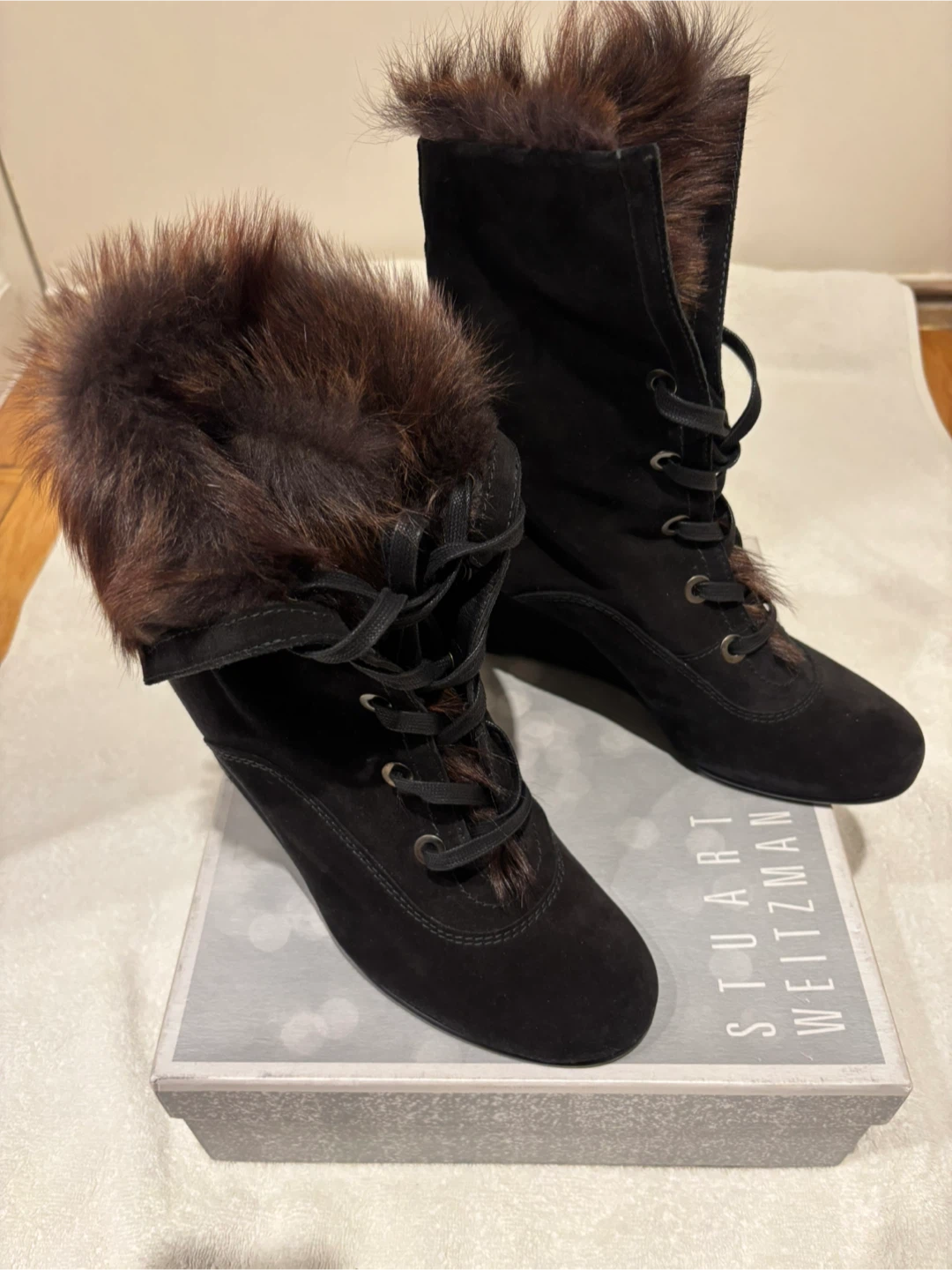 Stuart Weitzman Suede Boots Faux fur lined with box - Size 9 - photo 3
