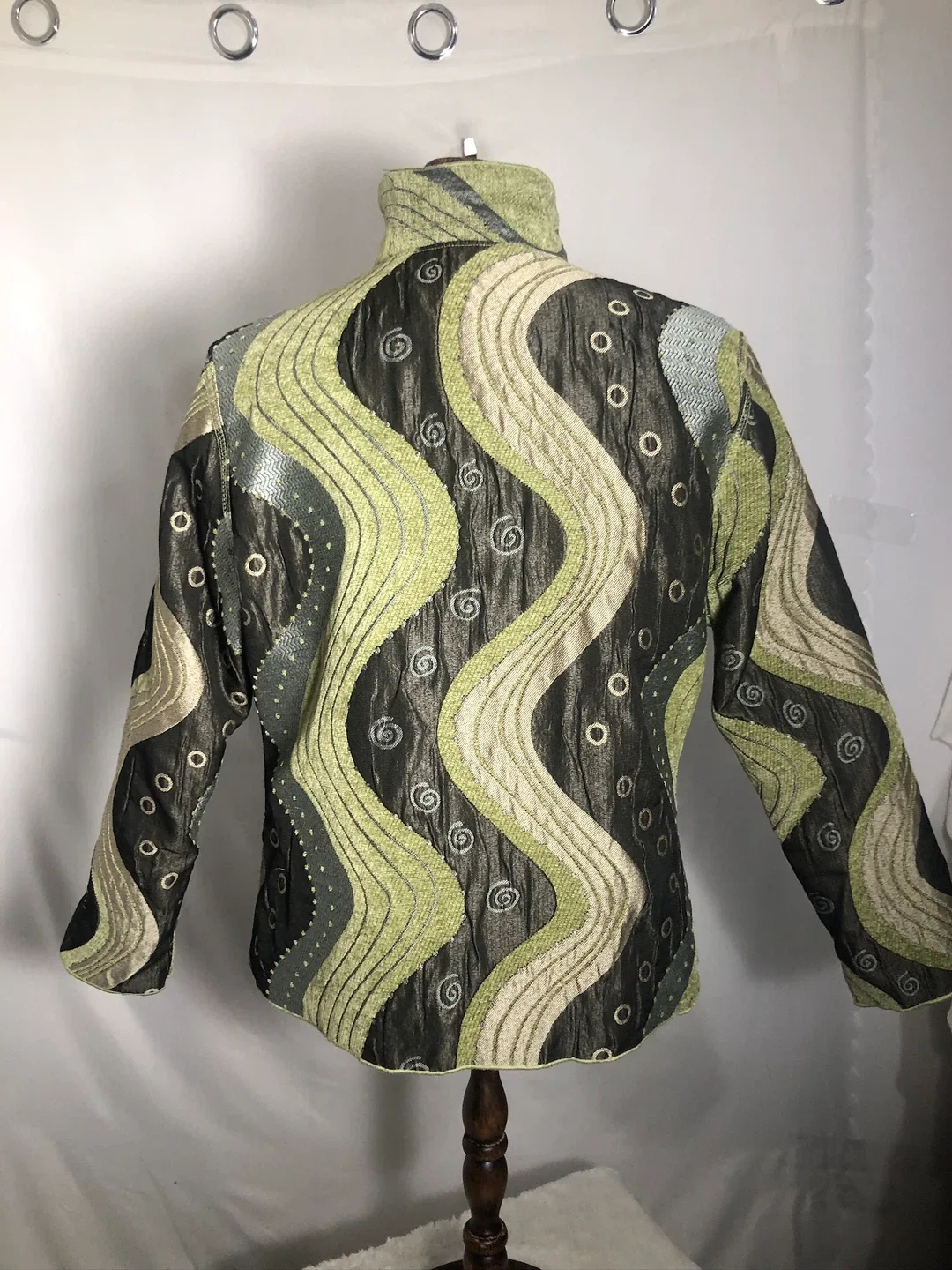 Women’s Green, Silver, Grey Reversible Jacket. Size Large. image indicator(2)