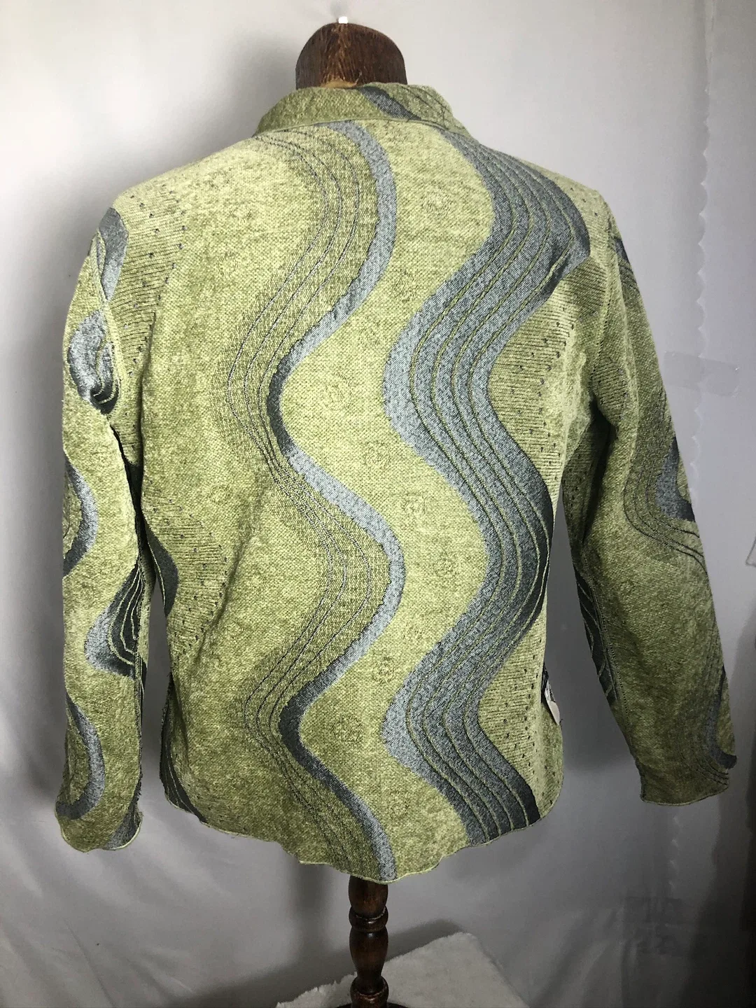 Women’s Green, Silver, Grey Reversible Jacket. Size Large. image indicator(4)