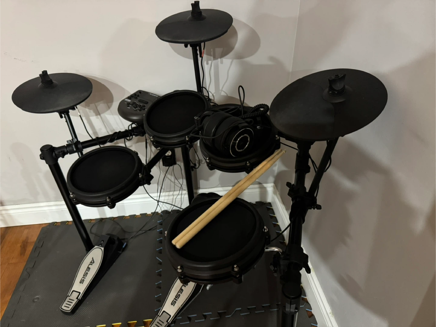 Alesis Electric Drum Set - photo 2