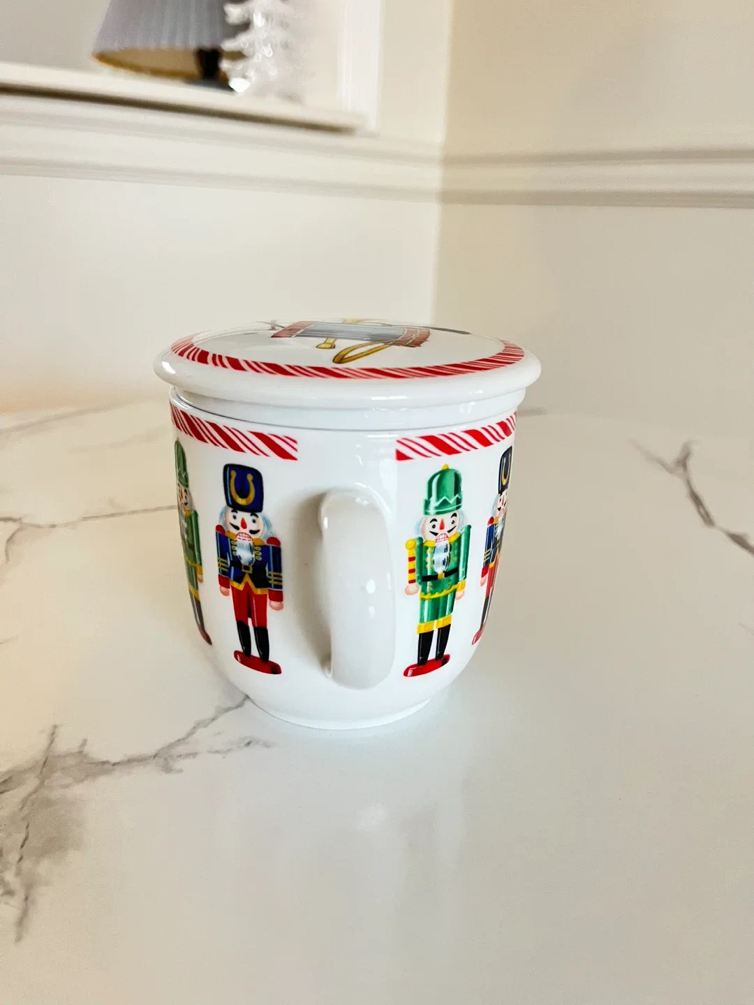 Nutcracker Tea Mug with Lid image indicator(4)