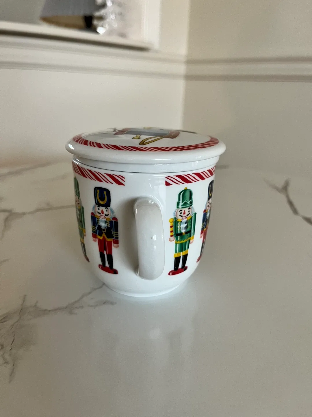 Nutcracker Tea Mug with Lid image indicator(3)