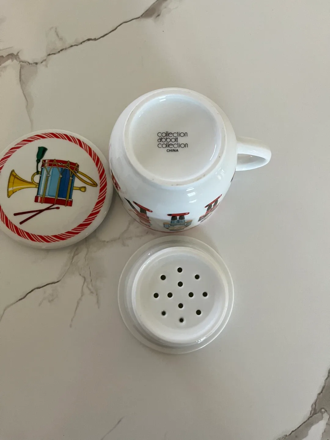 Nutcracker Tea Mug with Lid image indicator(9)