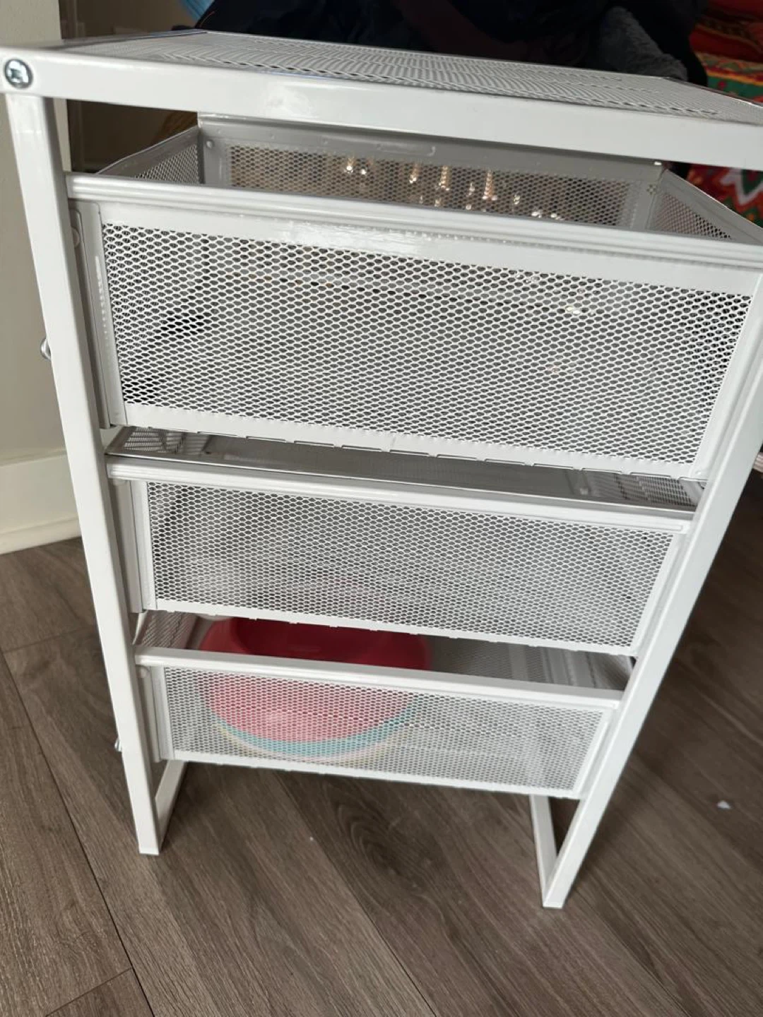 white metal rolling cart - photo 2