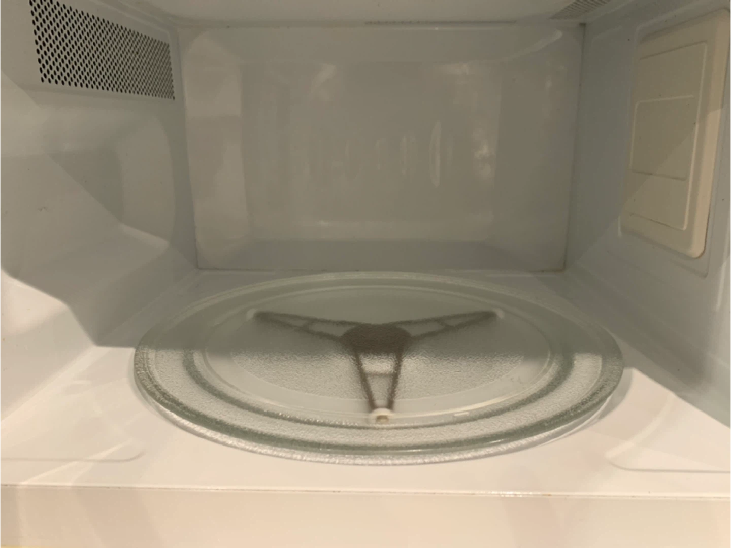 GE Microwave - photo 2