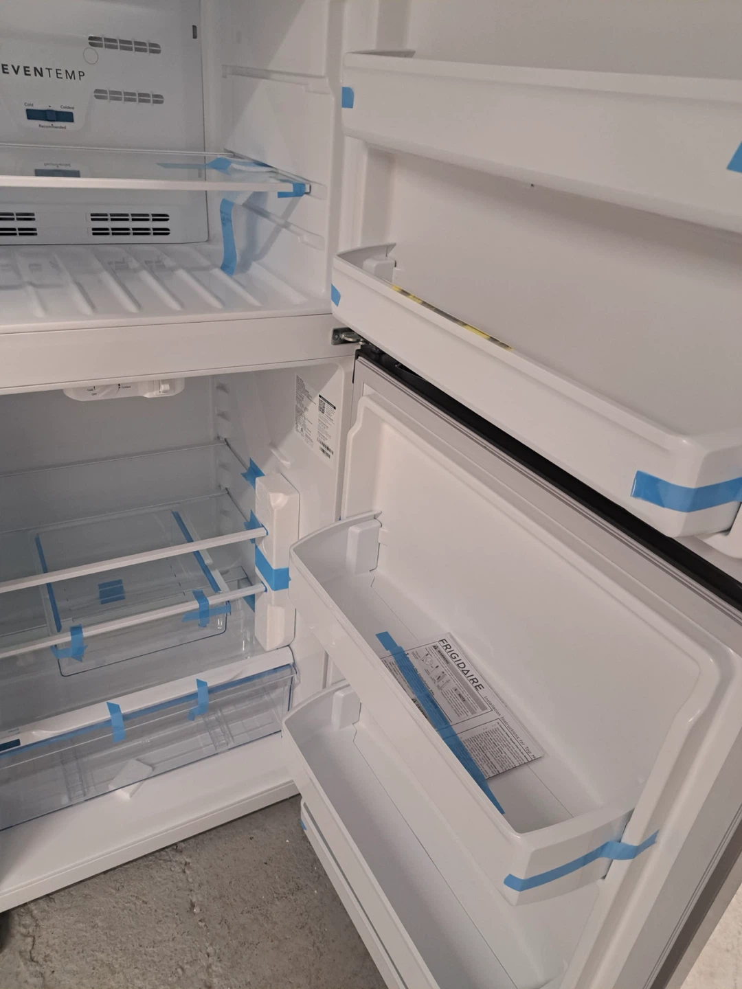 Frigidaire Top Freezer Refrigerator - photo 2
