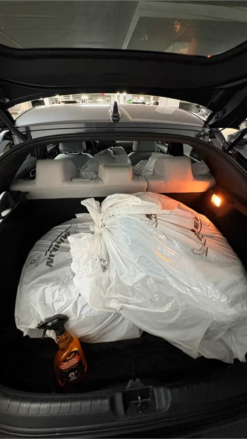 Goodyear Assurance Finesse All Season Tire 235/40R18 image indicator(7)