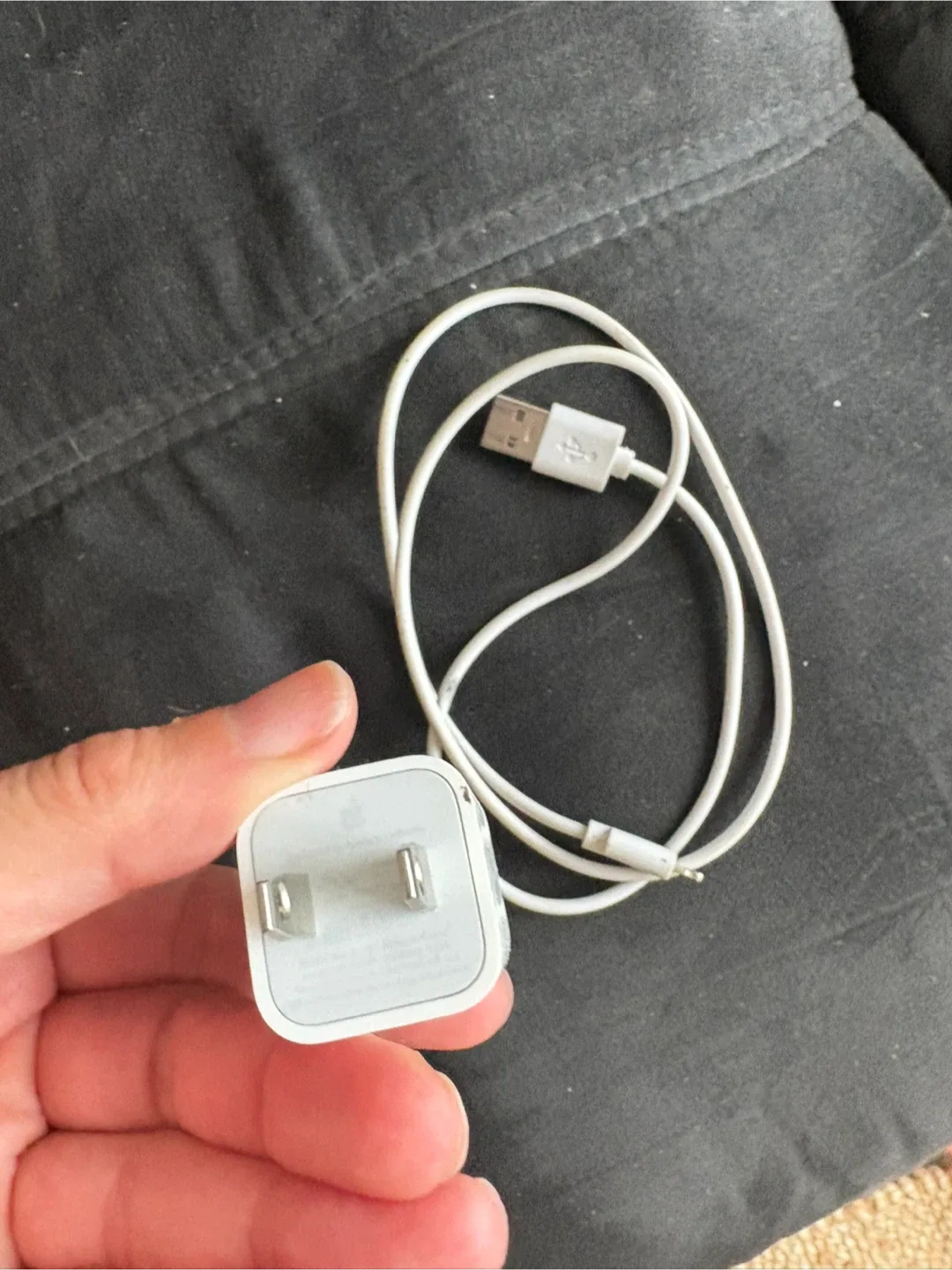 Apple USB Charger and Cable image indicator(4)