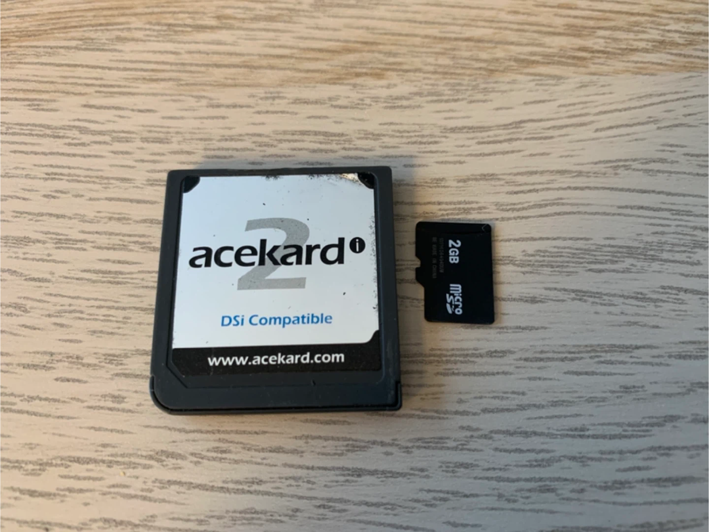 AceKard 2 DSi Compatible + 2GB Micro SD Card