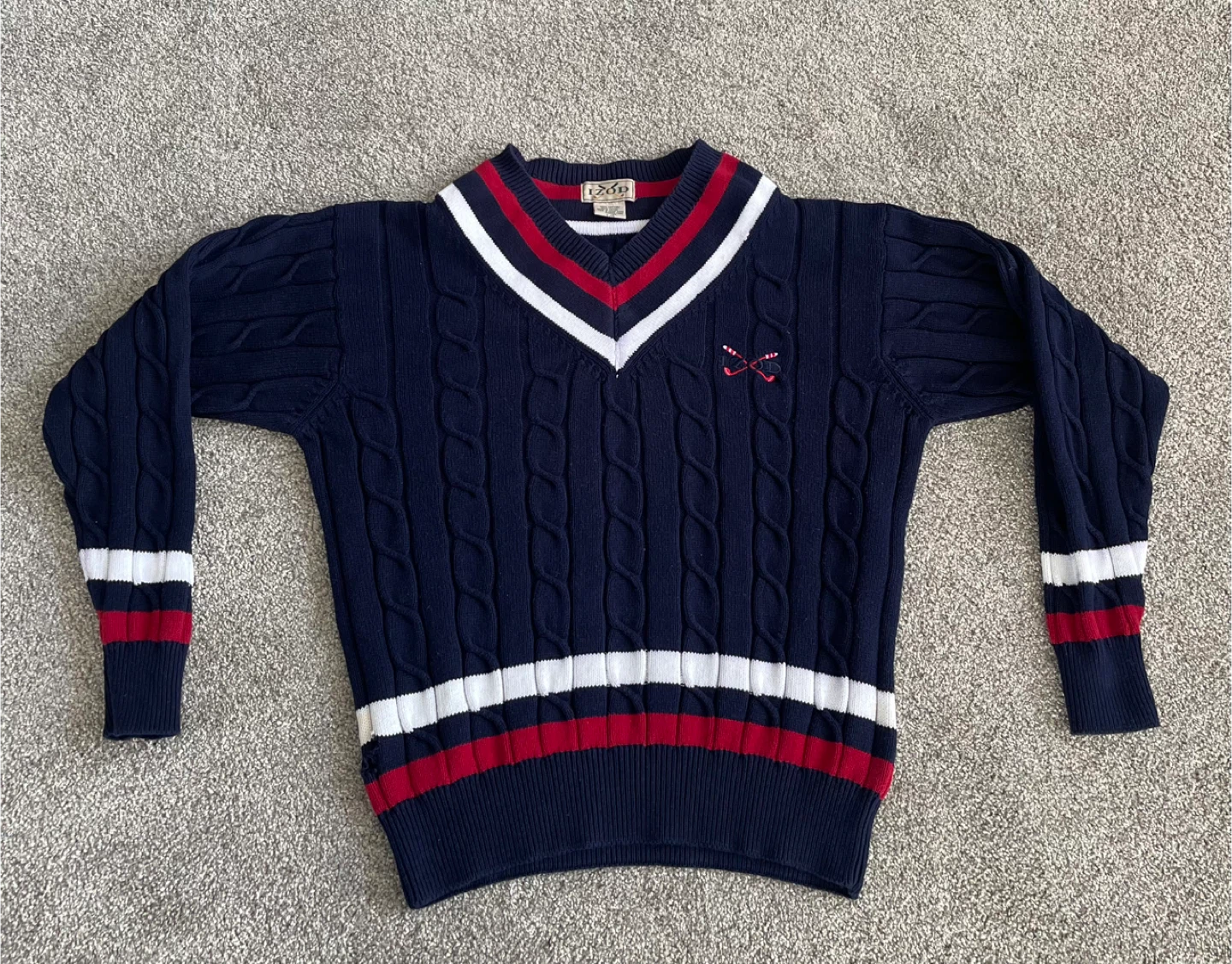 ***SOLD*** IZOD Cotton V-Neck Sweater - Size L/G