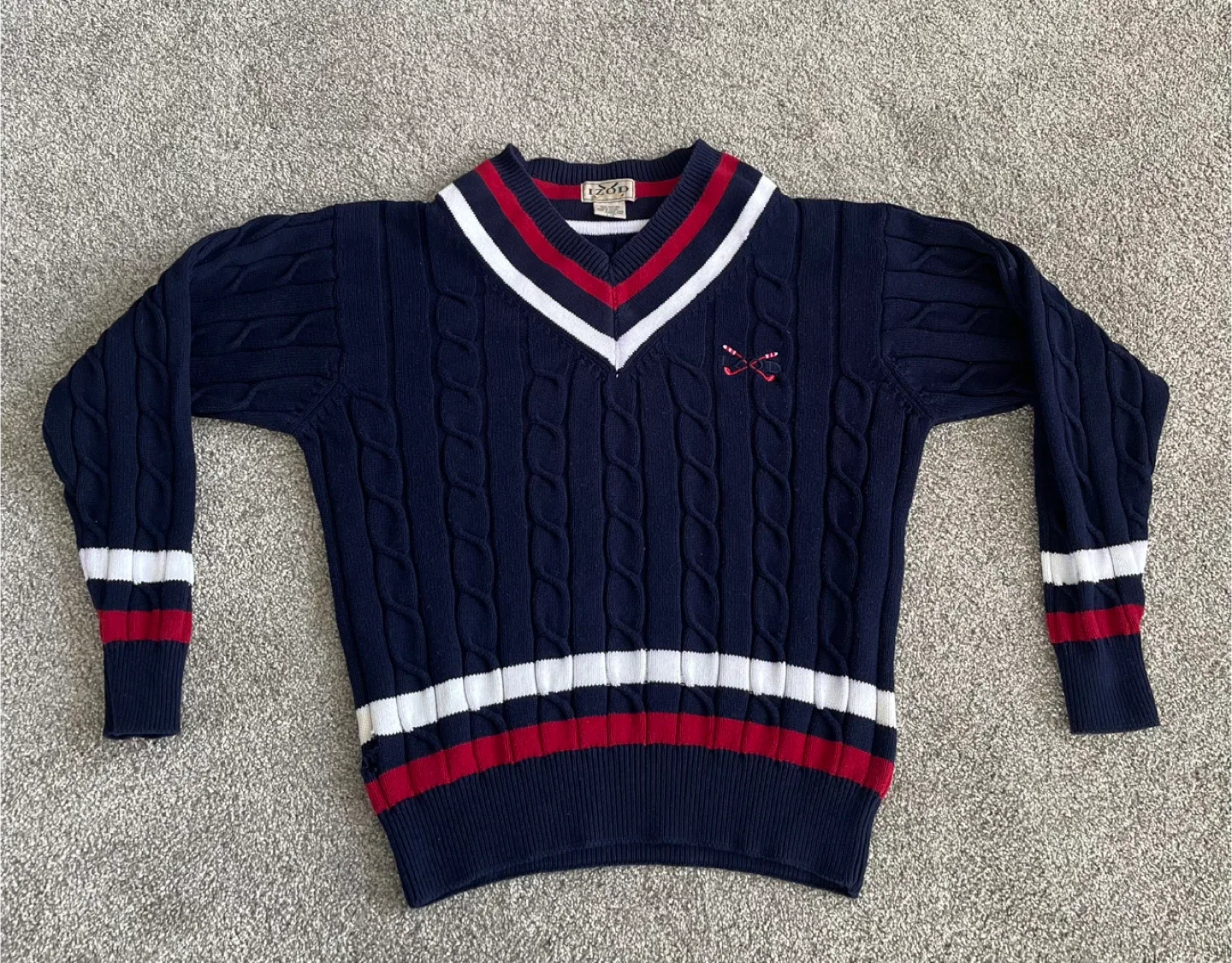 ***SOLD*** IZOD Cotton V-Neck Sweater - Size L/G