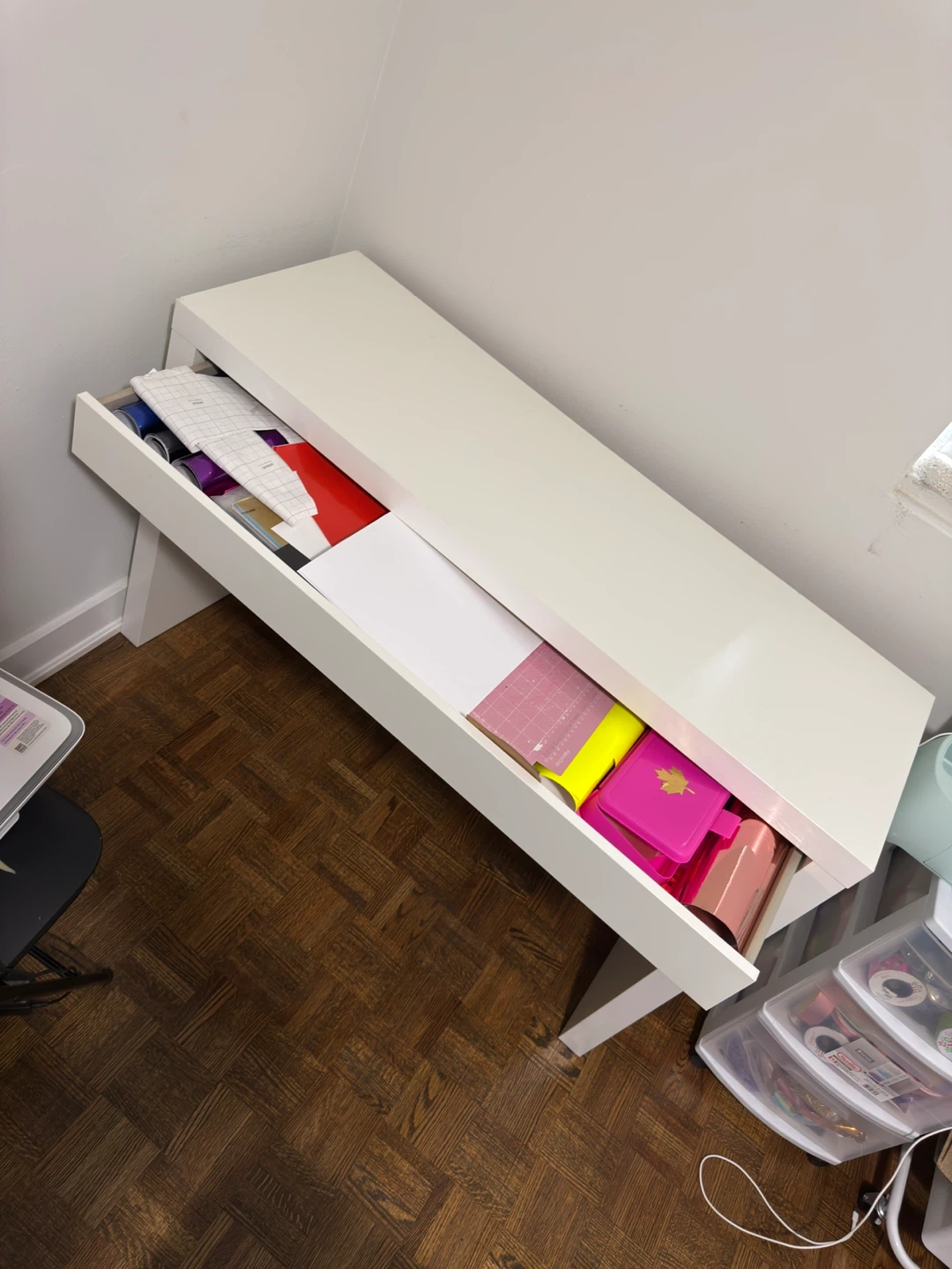 White Desk with Drawer - photo 3