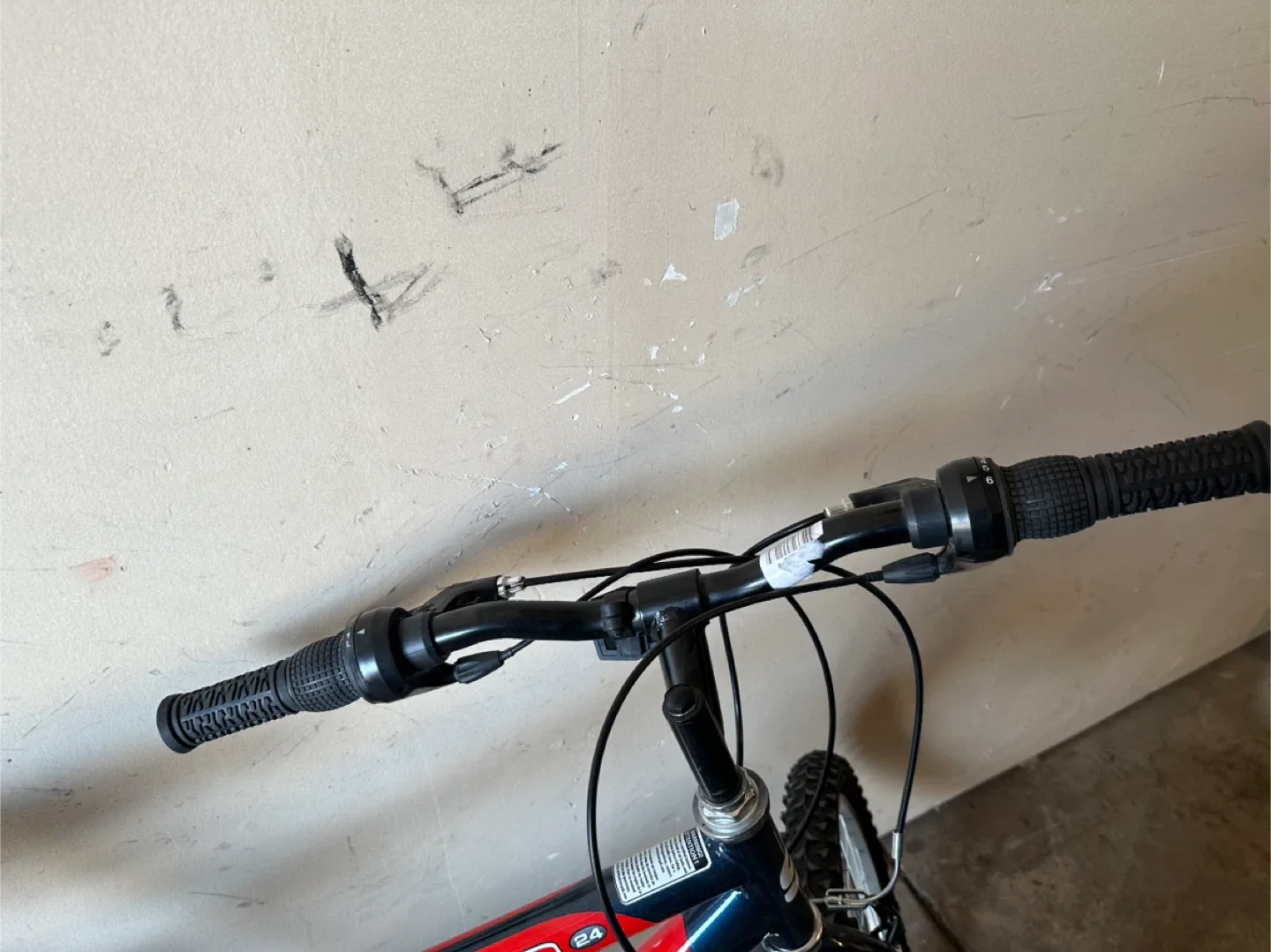 Supercycle SG1300 24" Mountain.  Brand New  Bike image indicator(5)