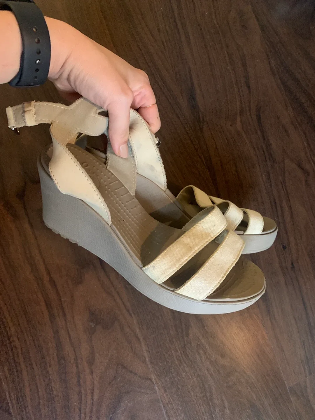 Crocs Women's Leigh Wedge Sandals | Size 7 off-white