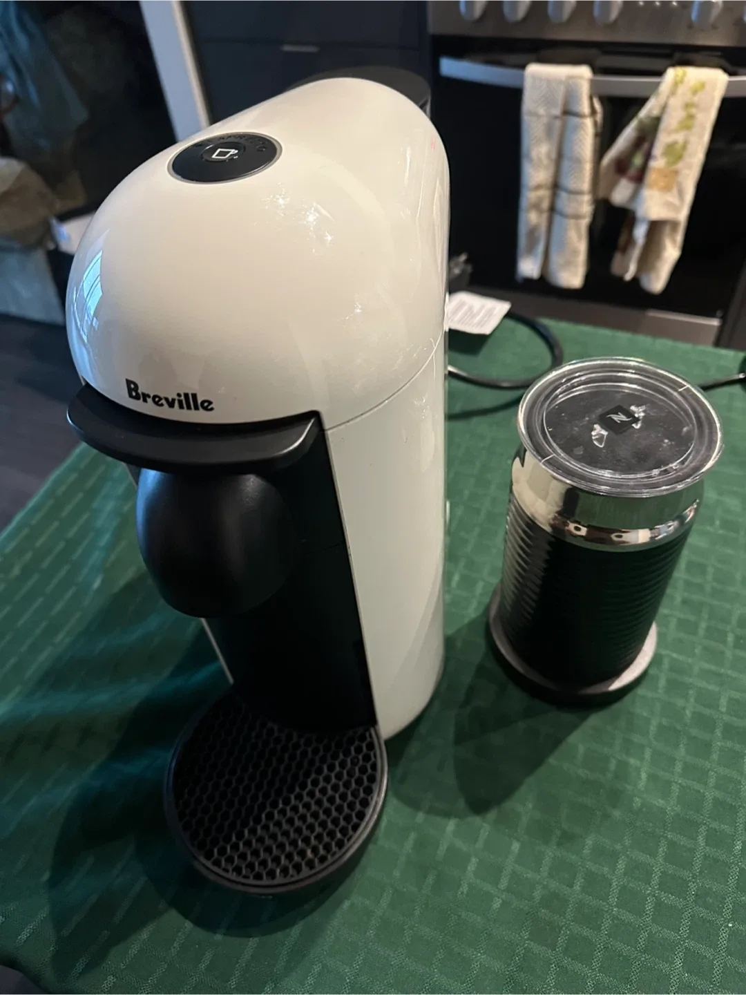 Breville Nespresso Essenza Mini Coffee Maker image indicator(4)