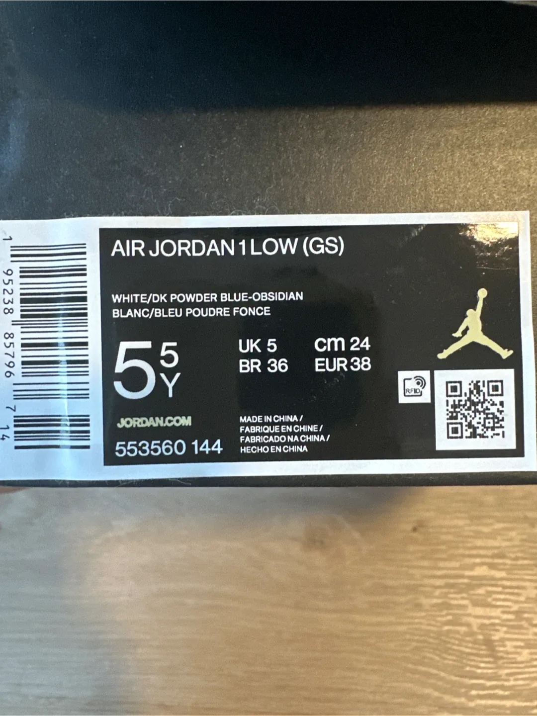 Air Jordan 1 Low (GS) Size 5.5Y image indicator(4)