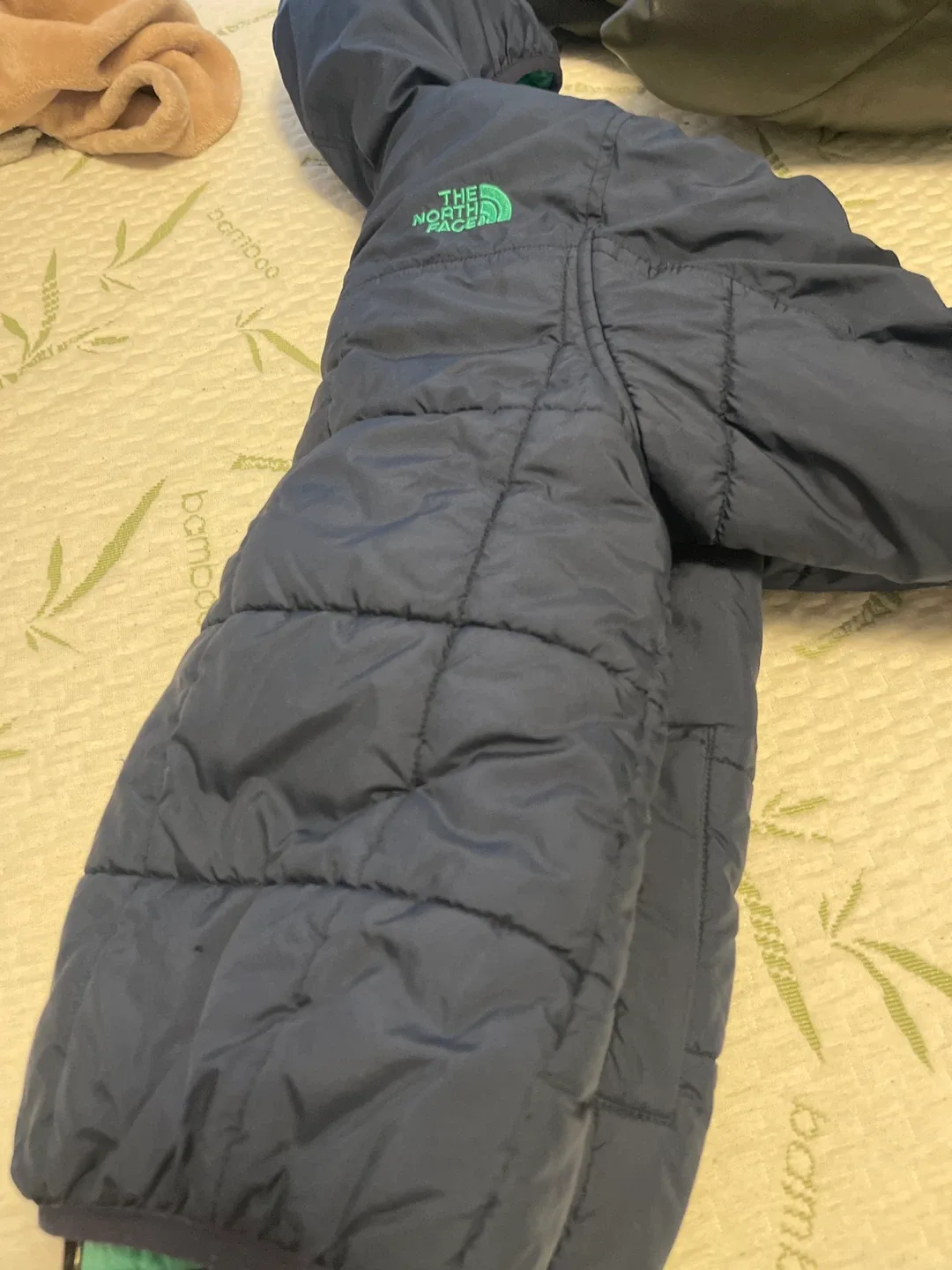The North Face Puffer Jacket image indicator(4)
