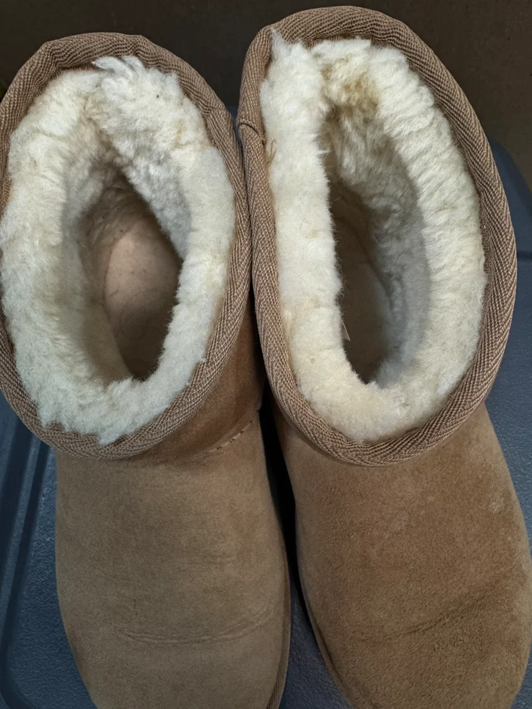 UGG Classic Mini Boots image indicator(3)