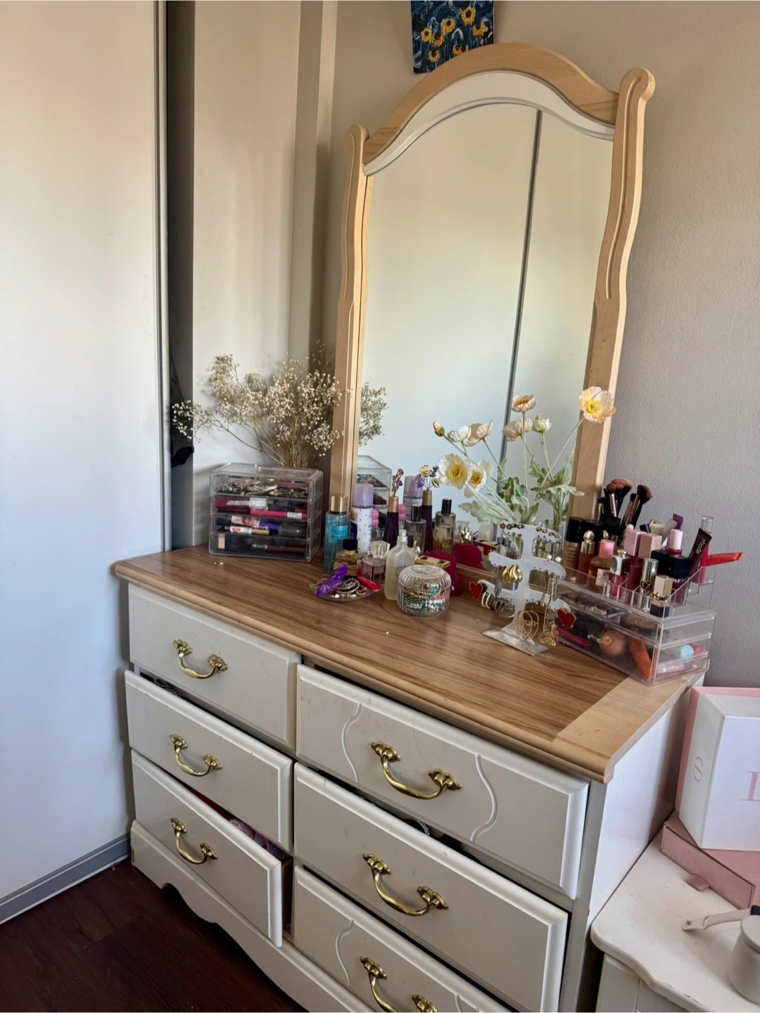 Vintage Vanity with Mirror