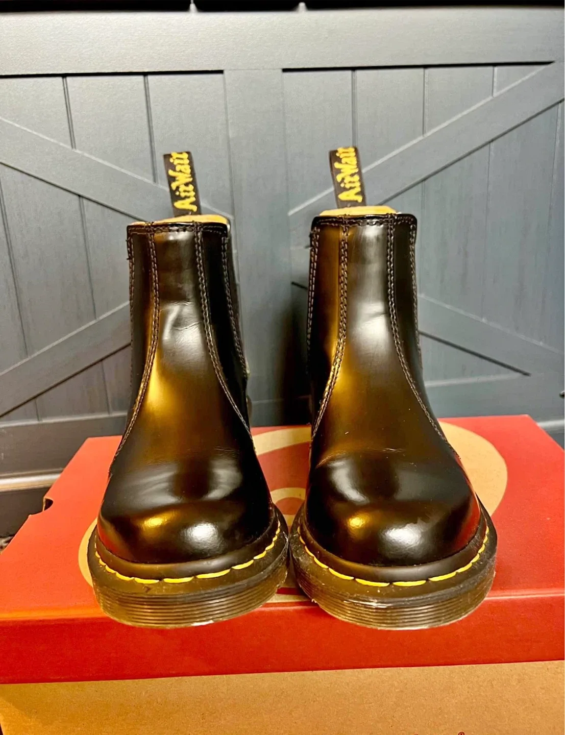 DR. MARTENS CHELSEA BOOTS 6W image indicator(2)