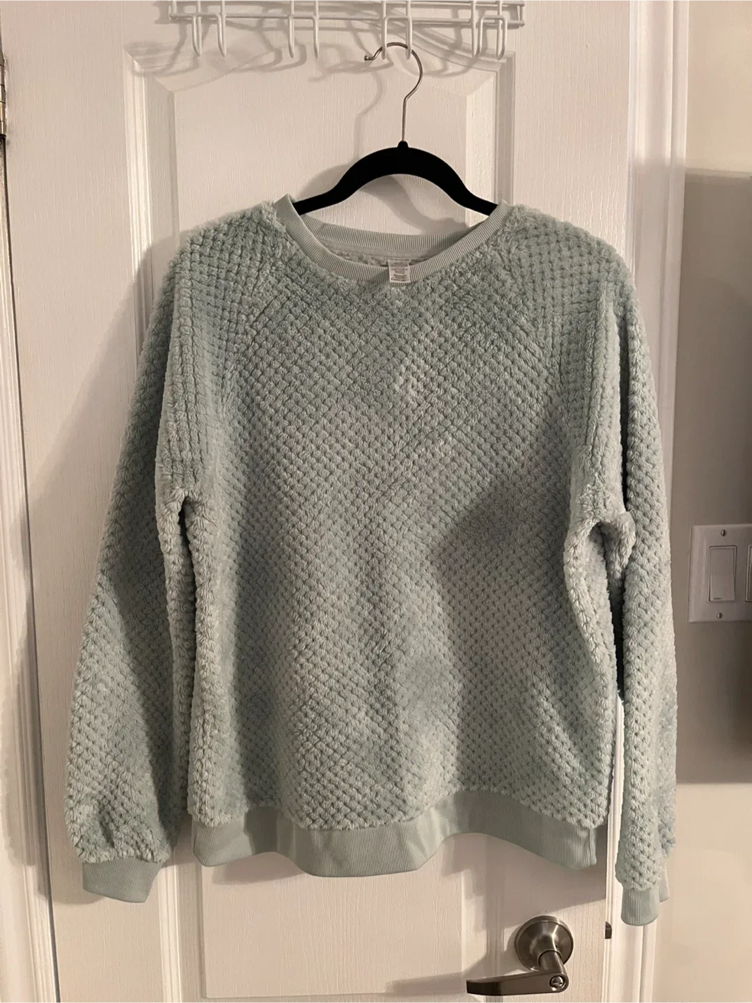 George Women's Medium Crewneck Sweater