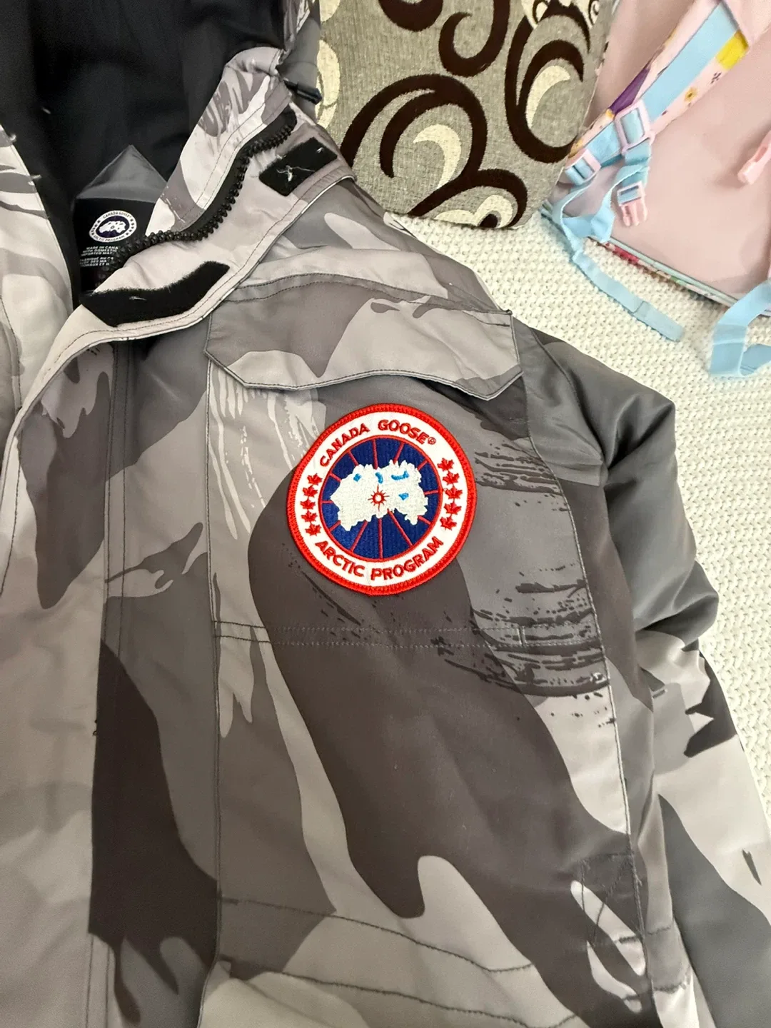 Canada Goose Expedition Parka - Size L image indicator(2)