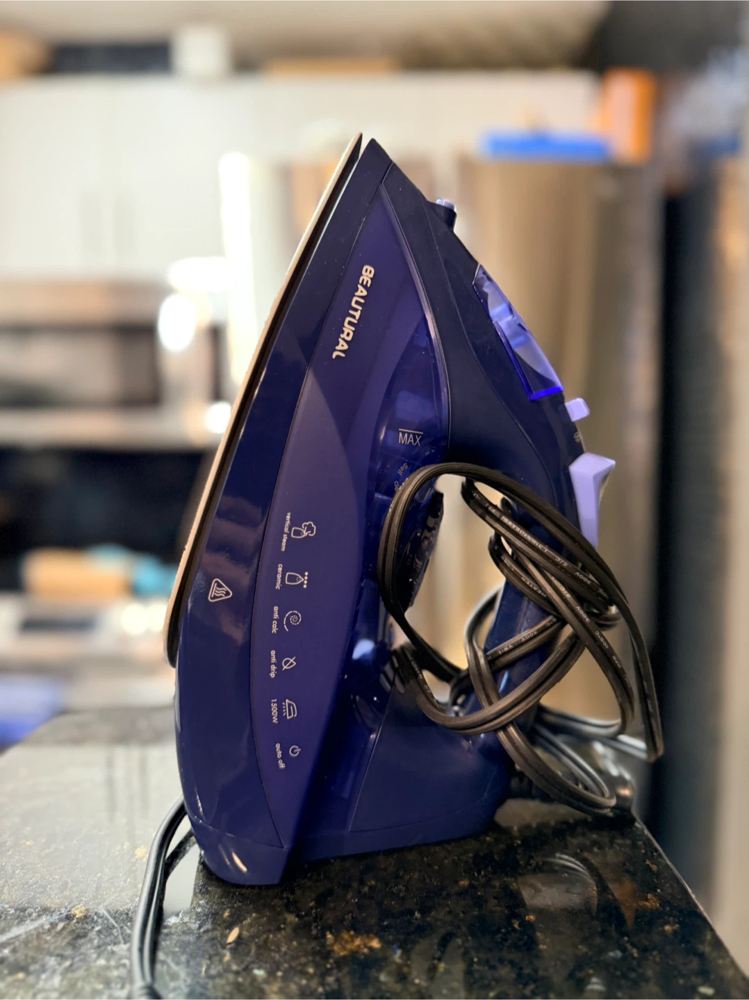 Beautural Steam Iron - Blue