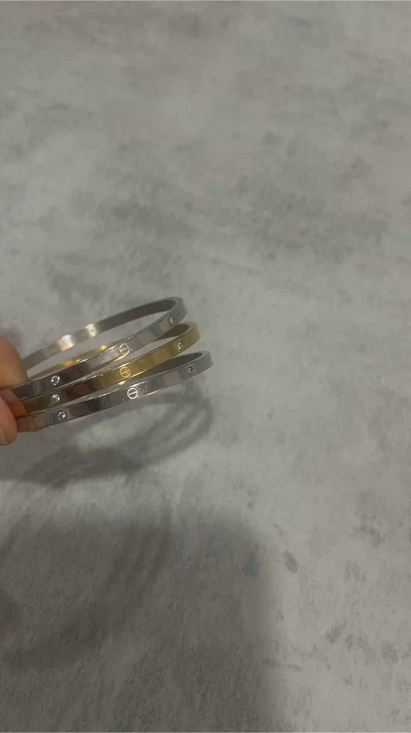 High quality Bracelets image indicator(2)