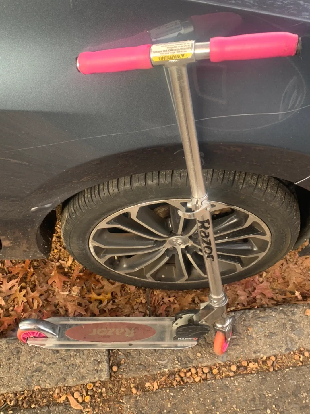 Razor Scooter - Pink Handle Grips image indicator(2)