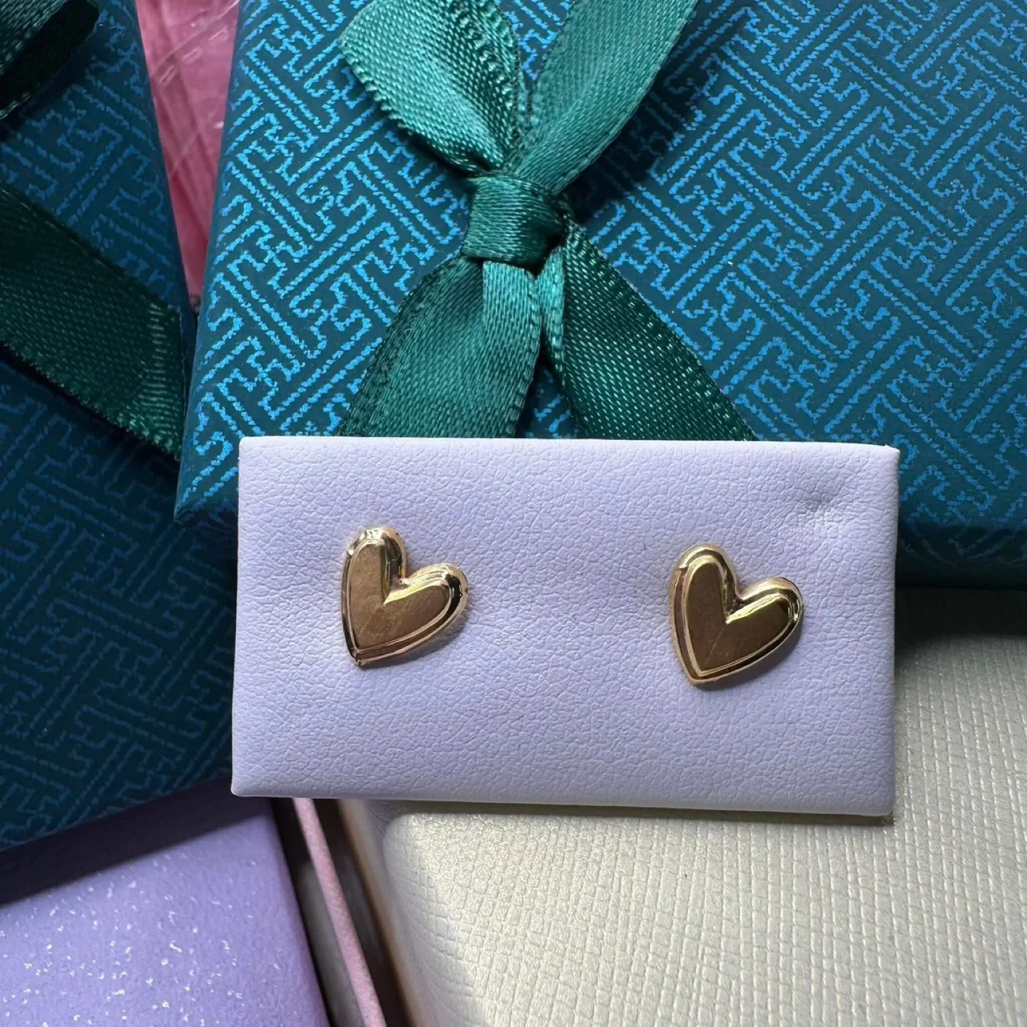 18K Gold Heart Screw Earrings