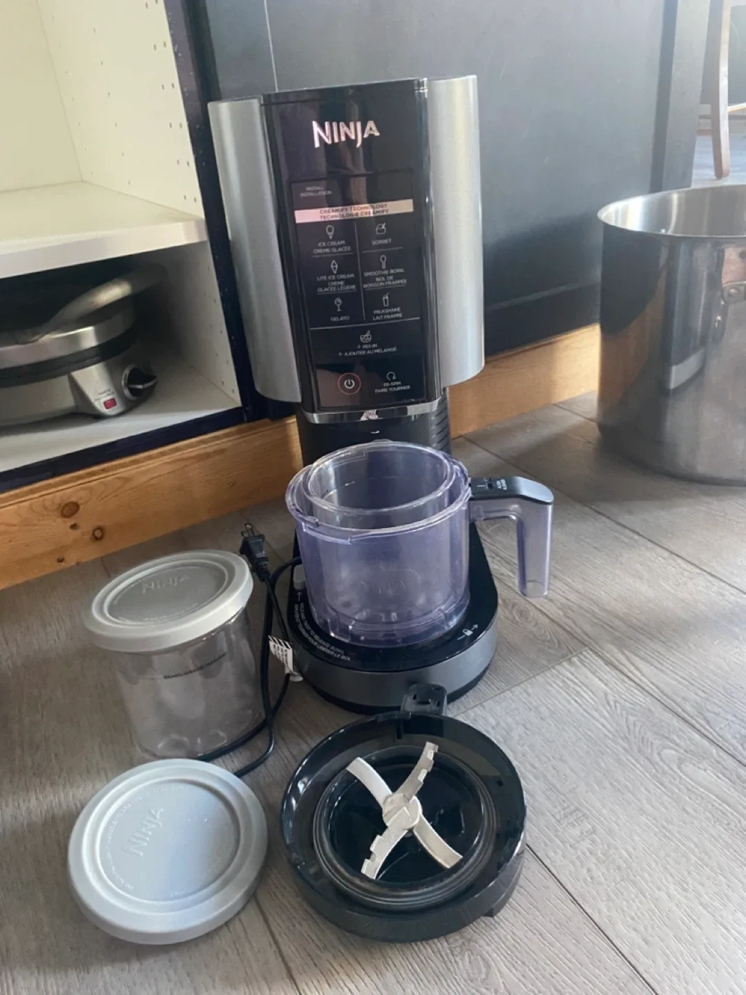 Ninja CREAMi Ice Cream Maker image indicator(2)