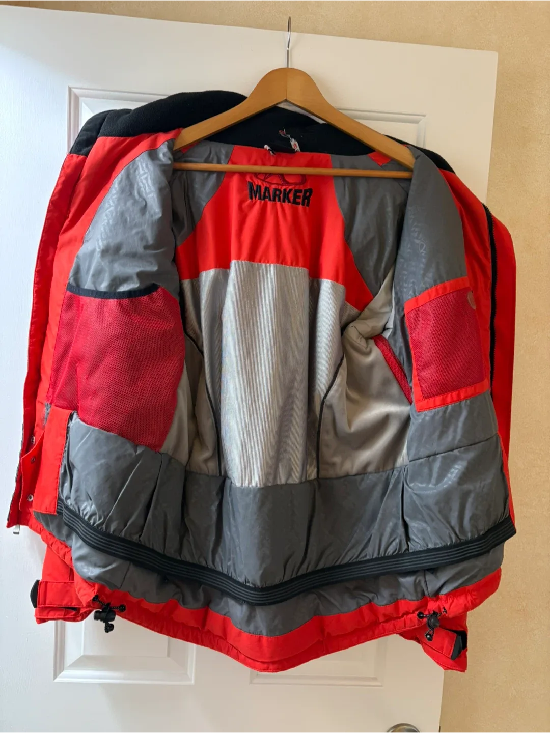 Marker Red Ski Jacket - Size S image indicator(4)
