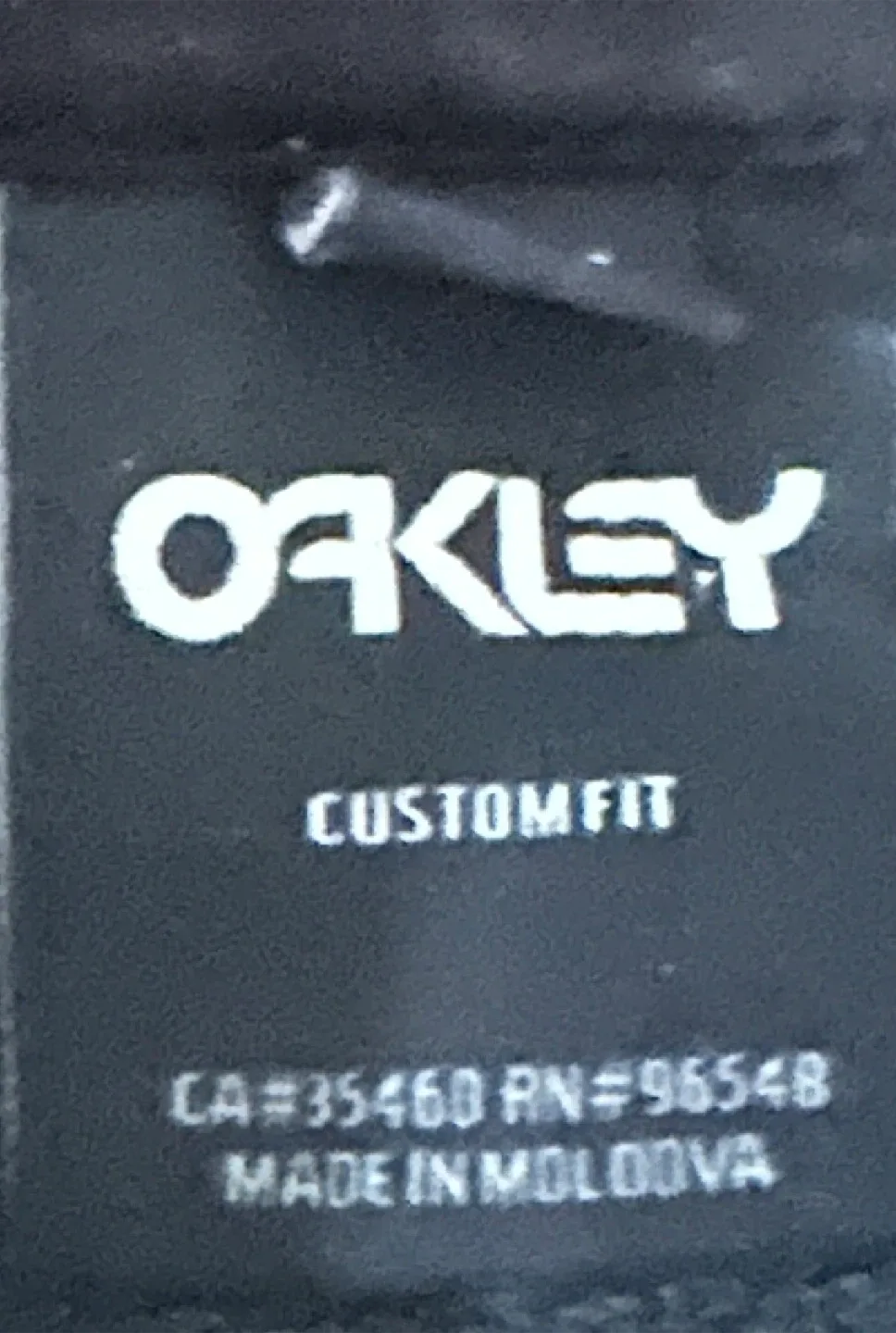 Oakley Custom Fit Hoodie - Extra Small - $5 - East York image indicator(2)