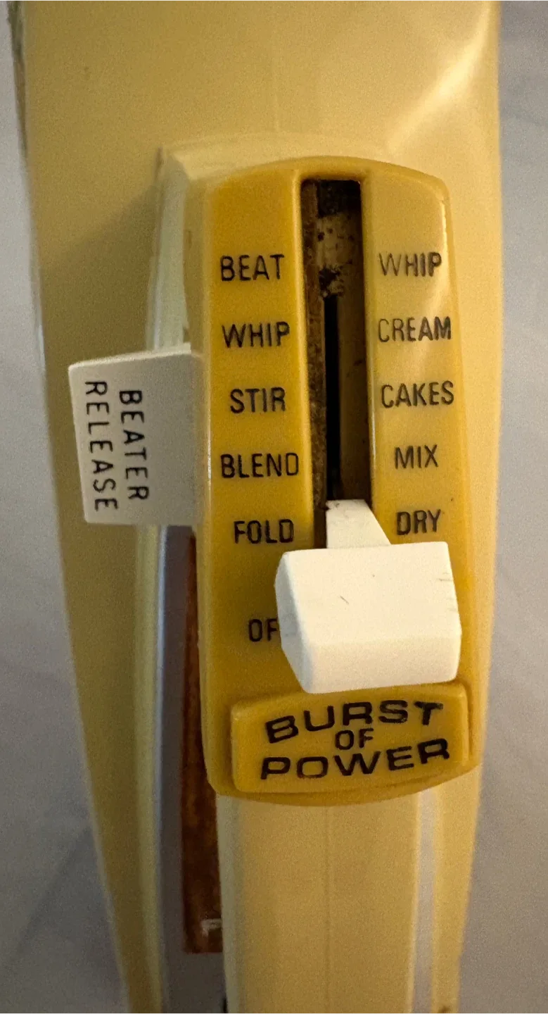 Vintage Sunbeam Mixmaster Hand Mixer image indicator(4)