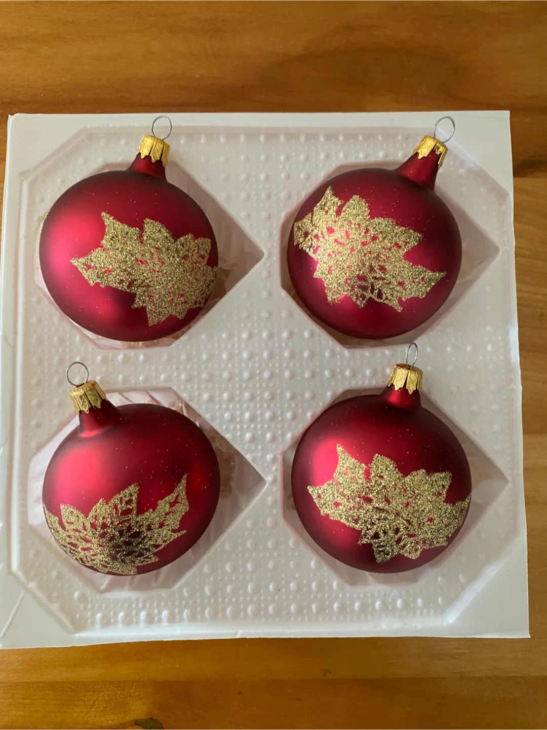 Box of 4 Glass Vintage Ornaments image indicator(2)