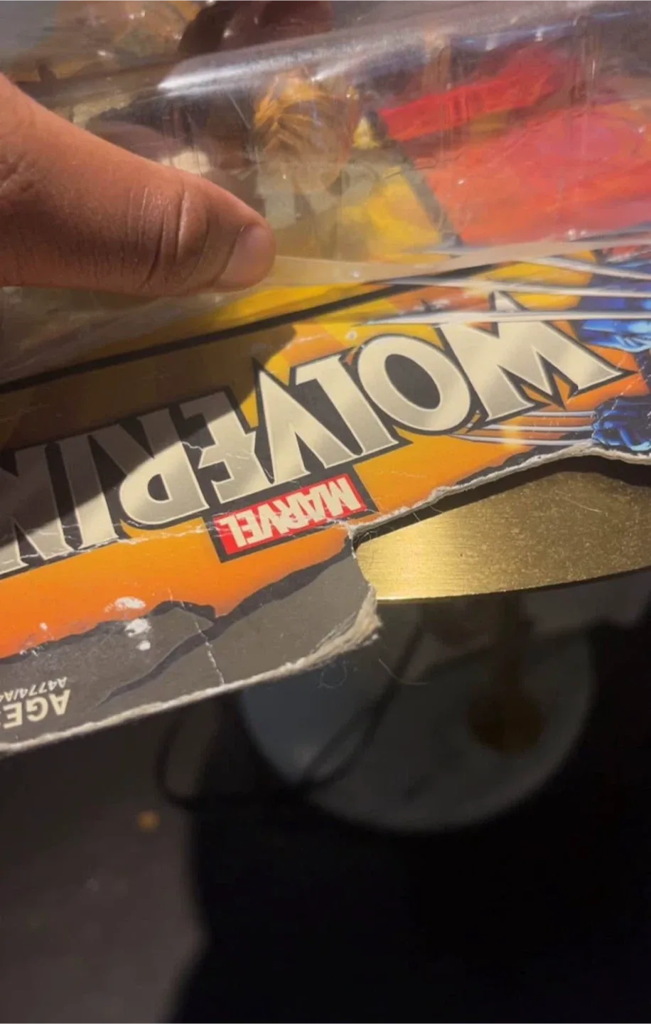 Marvel Legends Sabretooth Action Figure image indicator(4)