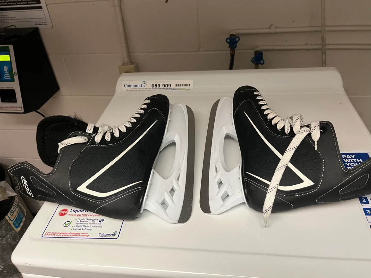 CCM Ice Skates - Size 11 image indicator(6)