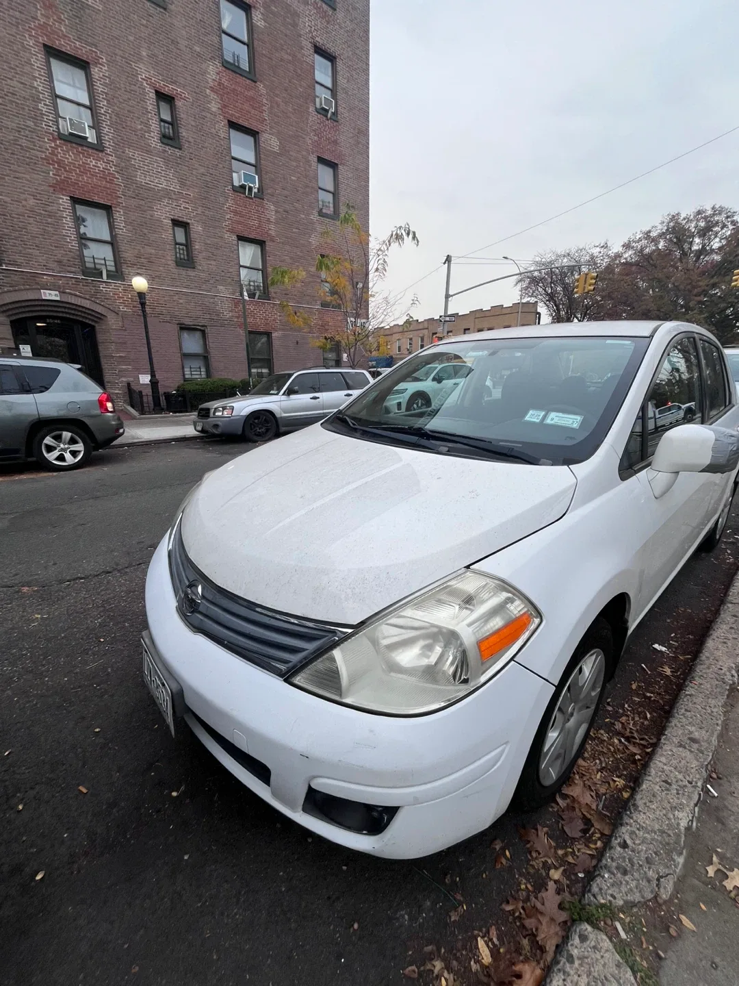 Nissan Versa 2011 image indicator(2)