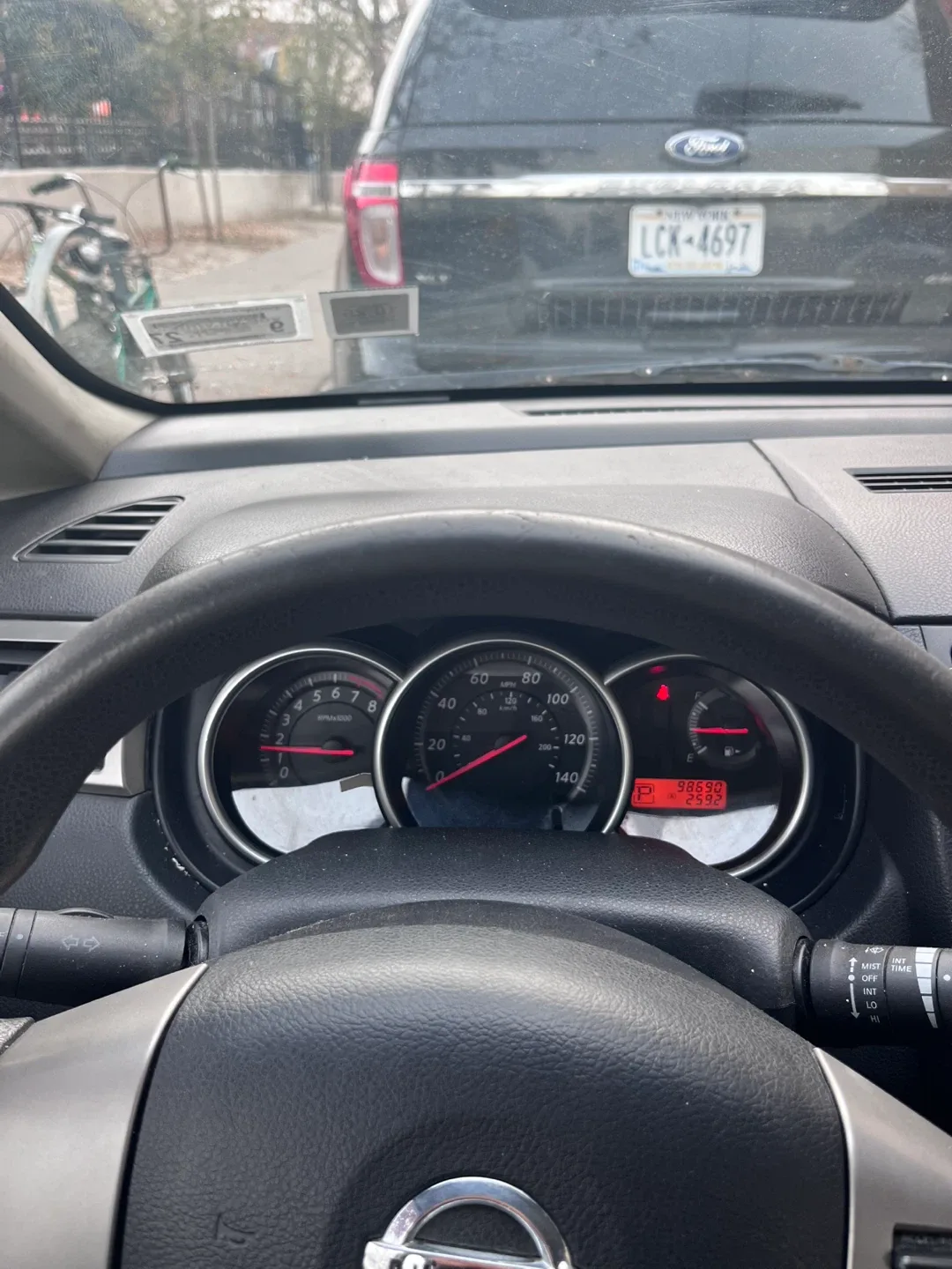 Nissan Versa 2011 image indicator(7)