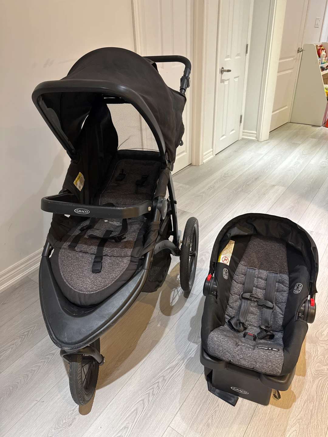 Graco Jogger Stroller & Infant Car Seat