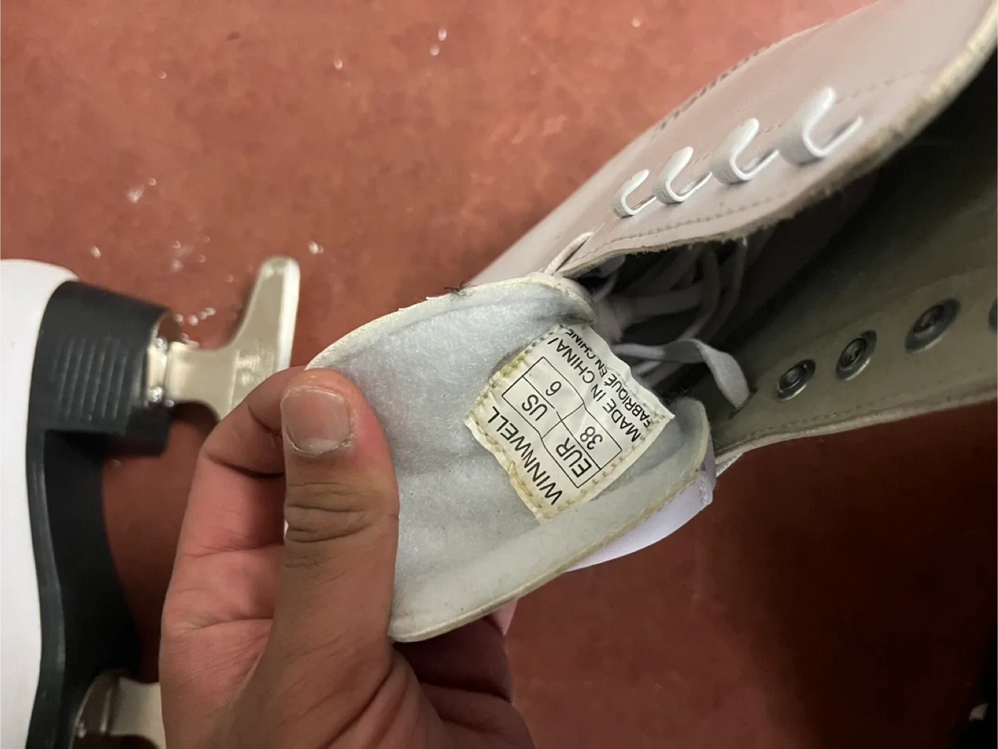 Winnwell White Ice Skates - Size 6 image indicator(4)