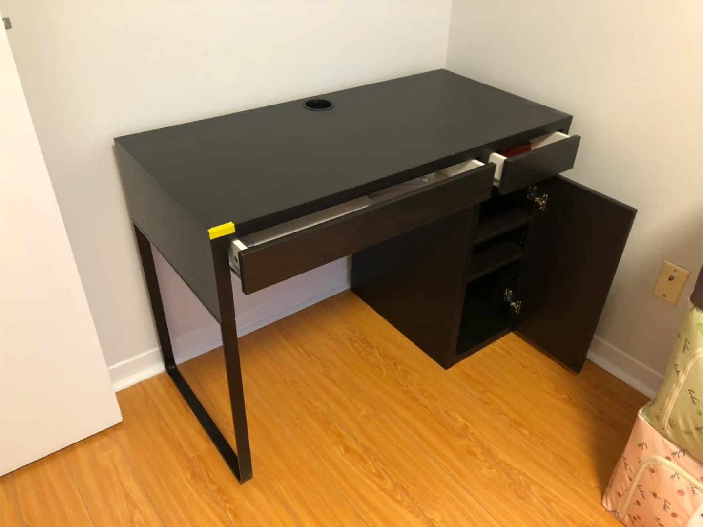 IKEA Desk with Drawers(3days) image indicator(2)