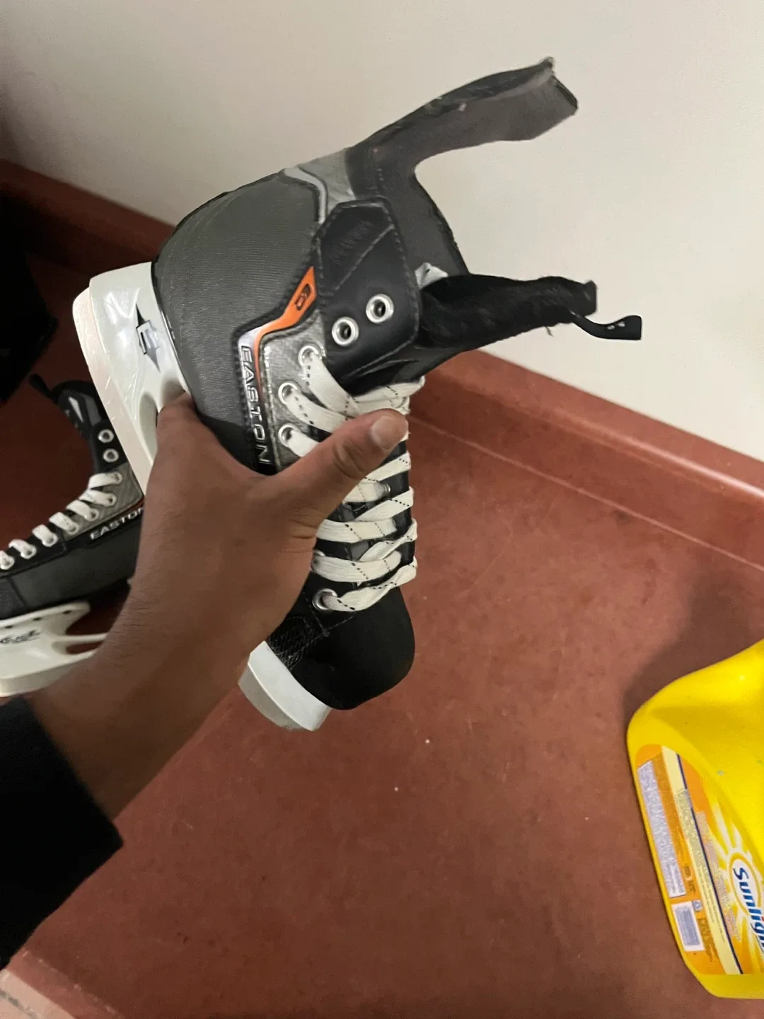 Easton Reflex Ice Hockey Skates - Size 5.0 image indicator(7)