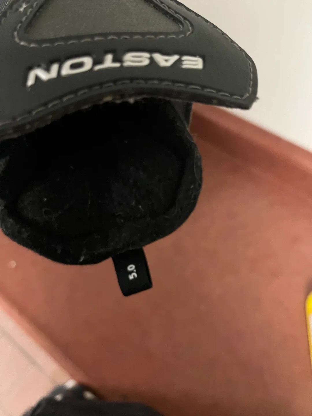 Easton Reflex Ice Hockey Skates - Size 5.0 image indicator(9)