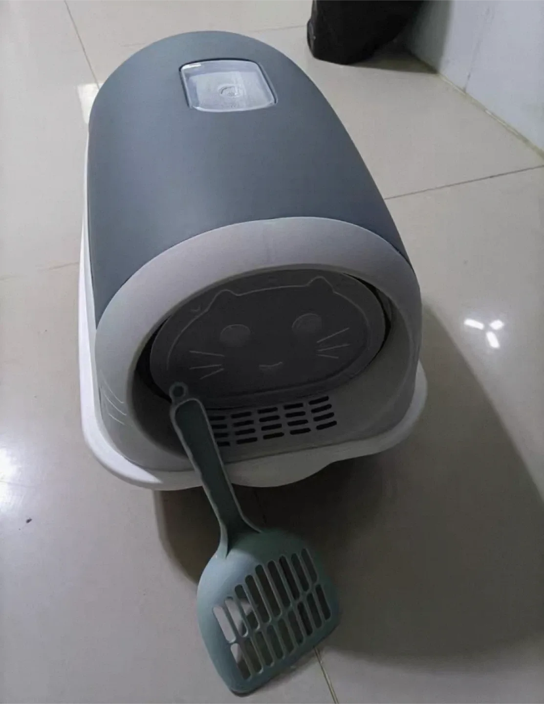 Gray Enclosed Cat Litter Box w/ Scoop image indicator(3)