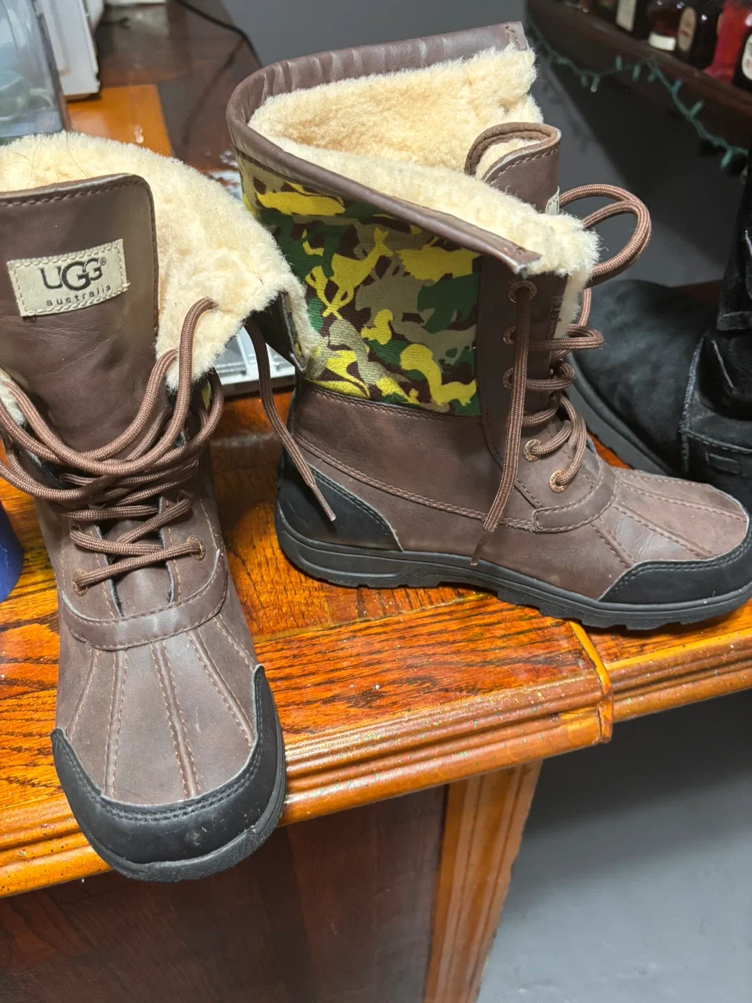 UGG Australia unisex Brown Leather Boots image indicator(5)