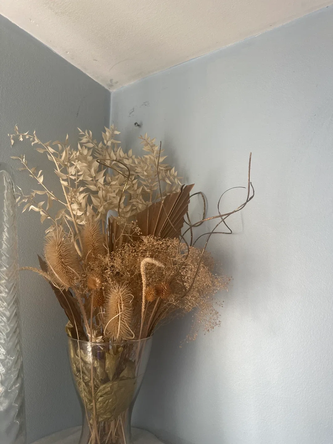 Christmas Tree with free dry flowers image indicator(3)