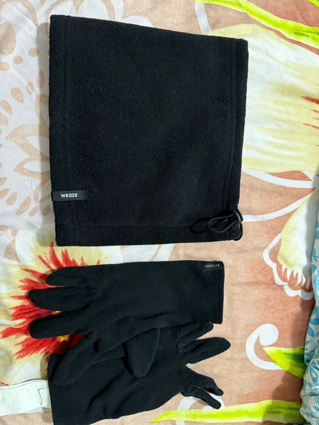 Wedze & Forclaz Black Gloves and Neck Warmer Set - photo 2